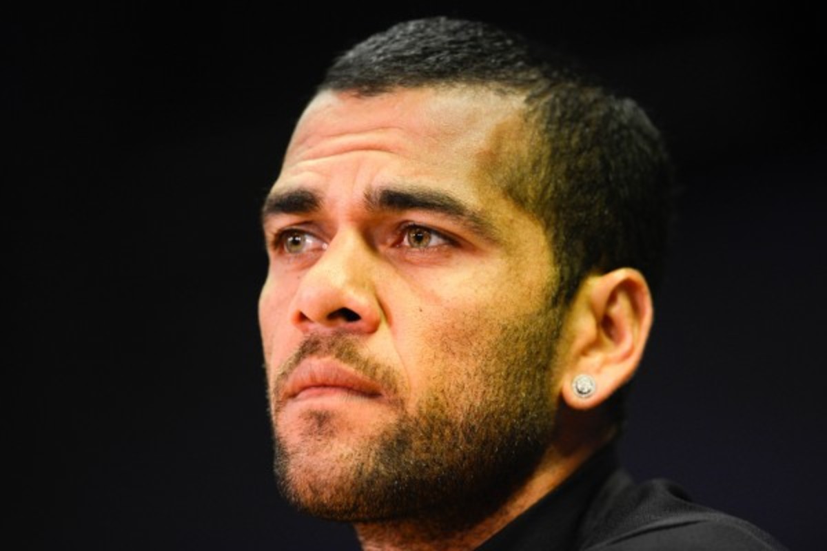 Dani Alves was supported by celebrities and fellow athletes on social media for the way he responded to the incident. (David Ramos/Getty Images)