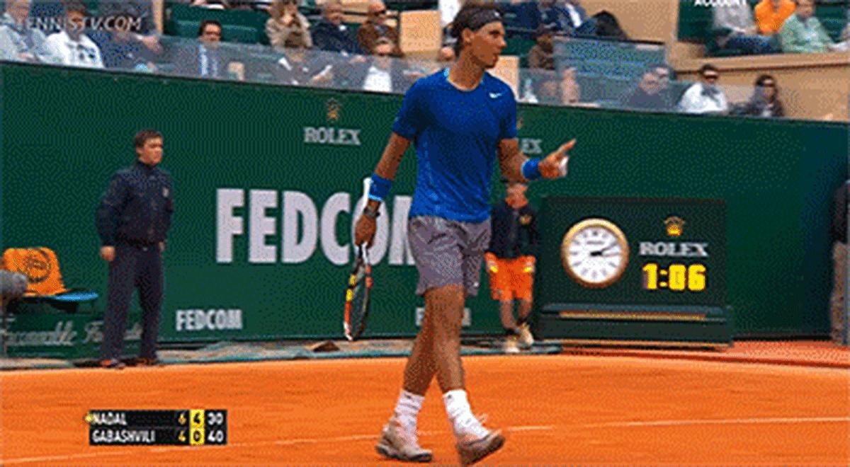 Rafa gives Pascal Maria a finger wag after being broken after a time violation.