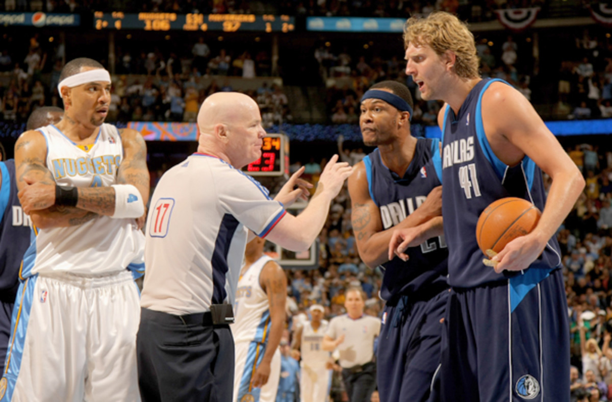 Dirk Nowitzki and Joey Crawford :: Getty Images
