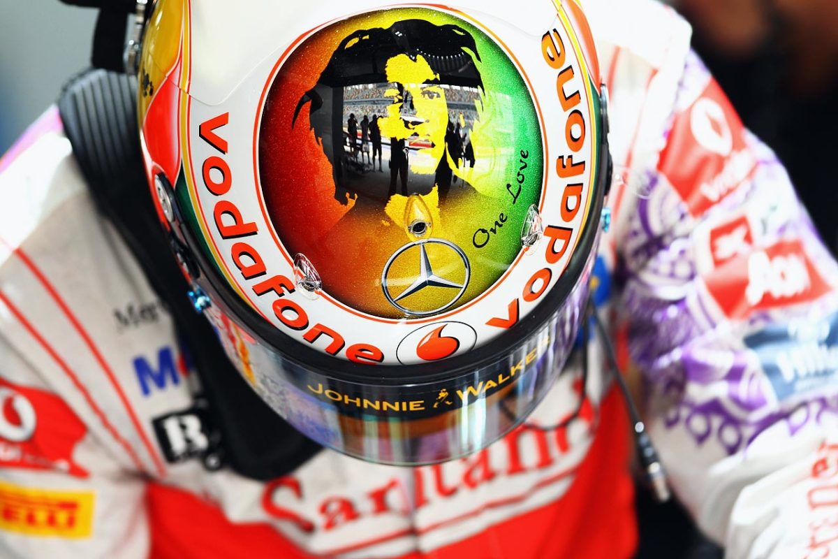 2011-Lewis-Hamilton-Bob-Marley-helmet.jpg