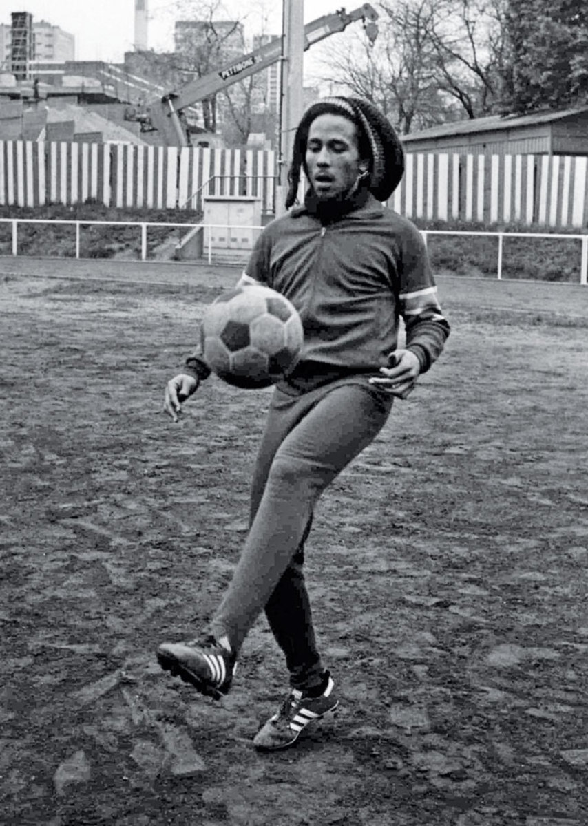 1977-Bob-Marley-soccer-practice.jpg