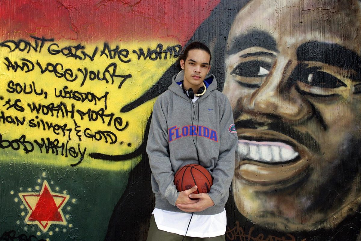 2006-Joakim-Noah-Bob-Marley-mural-014706066.jpg