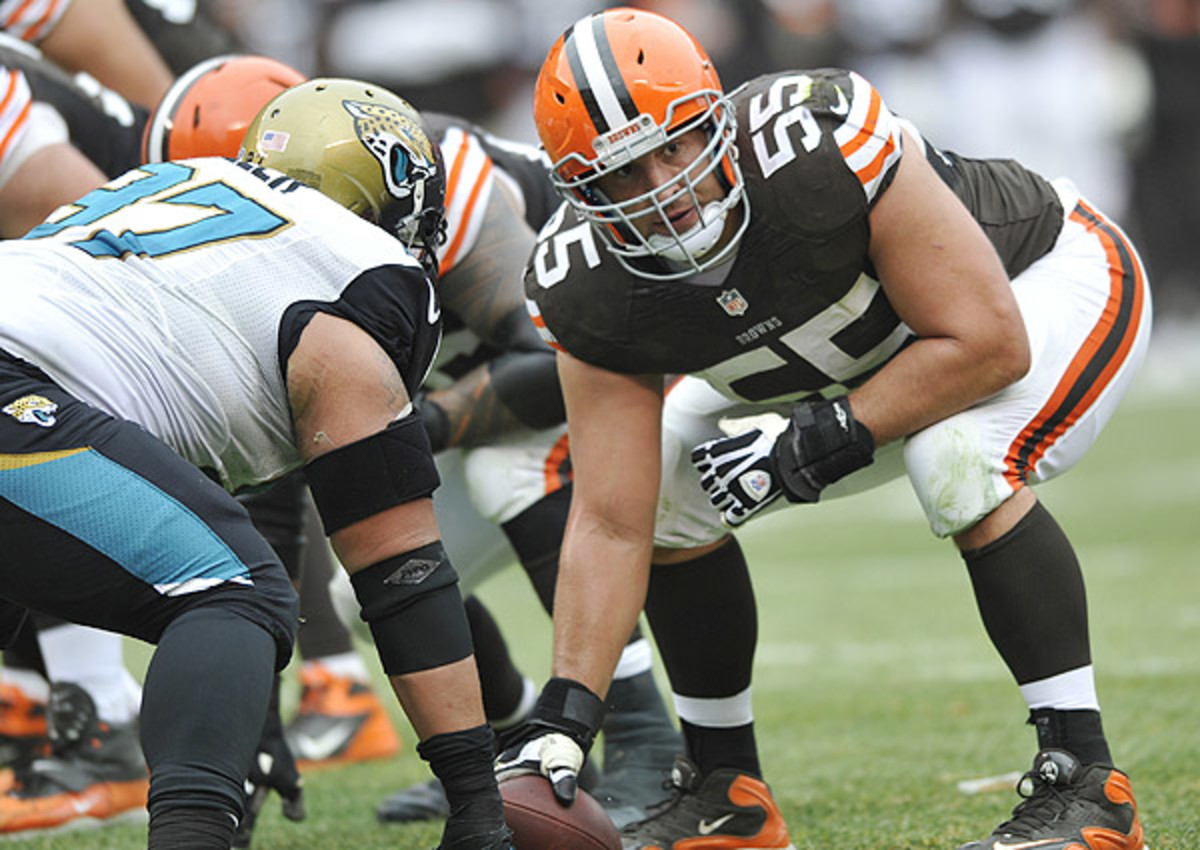 Cleveland Browns haven't made decision on Alex Mack offer from Jacksonville Jaguars