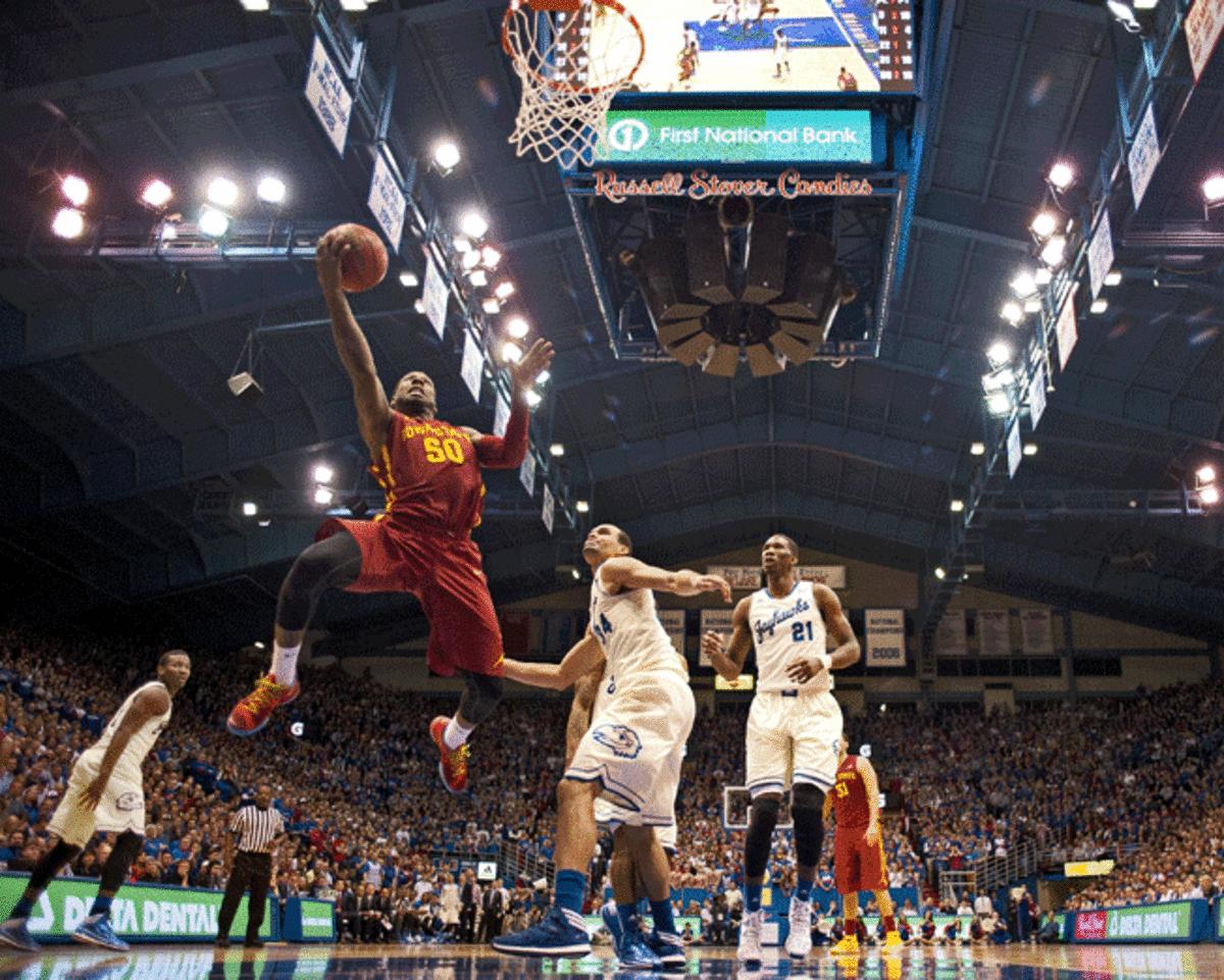 The versatile DeAndre Kane is a dynamic scorer and is helping two teammates have career years.