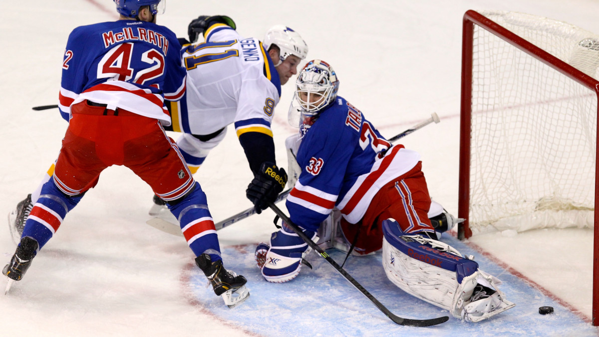 Watch hockey. 83 номер сборная сша по хоккею. Канада сша хоккей. Русский танк тарасенко. Хоккей лайв.