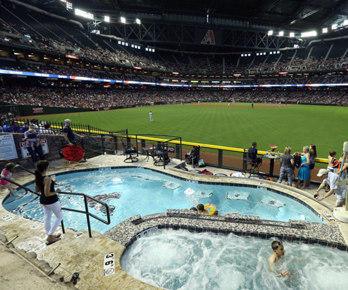 Ballpark Quirks: Taking a dip in Chase Field's swimming pool