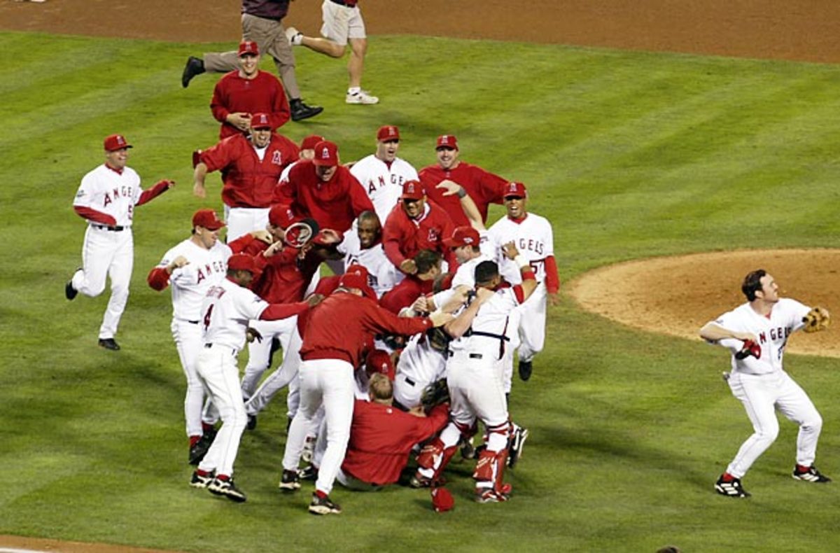 Angels defeat Giants, 4-3