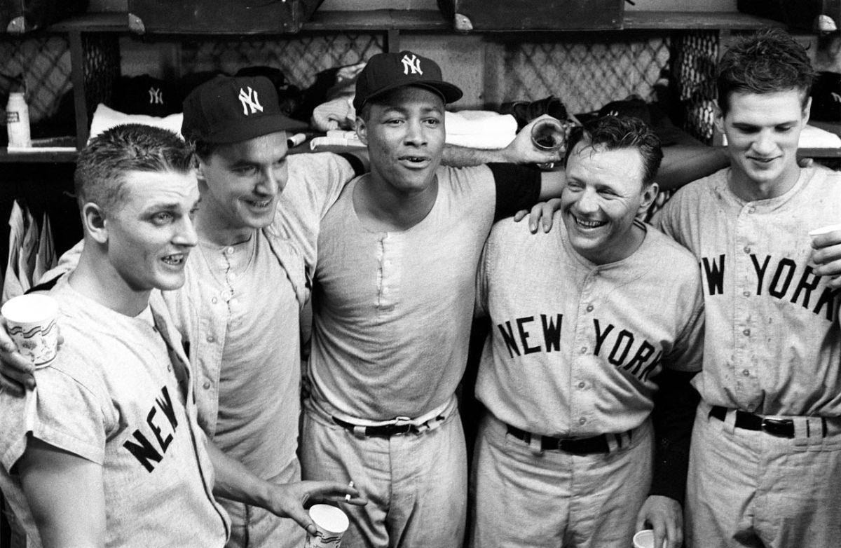 Roger Maris 61st Home Run 1961 LIMITED STOCK New York Yankees No Hologram  8X10 Photo 