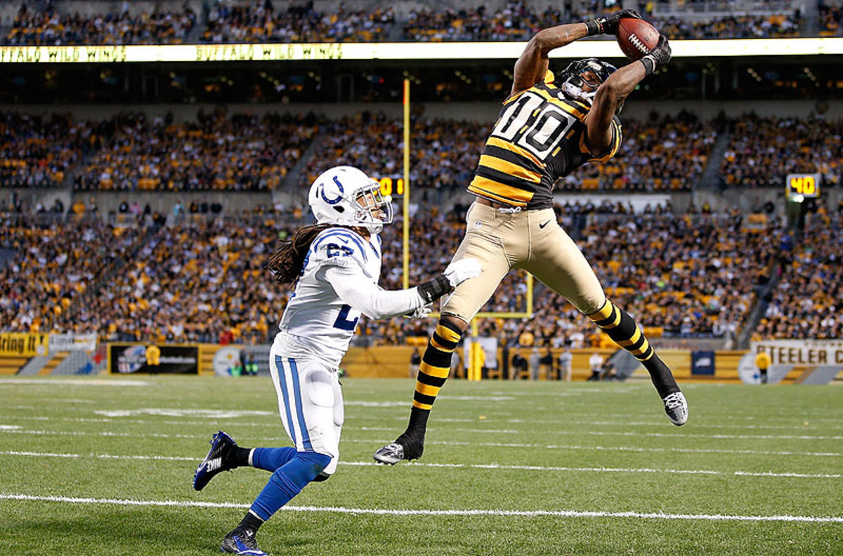 Rookie Martavis Bryant was one of five Steelers with at least five receptions. In all, nine Pittsburgh receivers caught a ball on Roethlisberger's record day. (Joe Robbins/Getty Images)