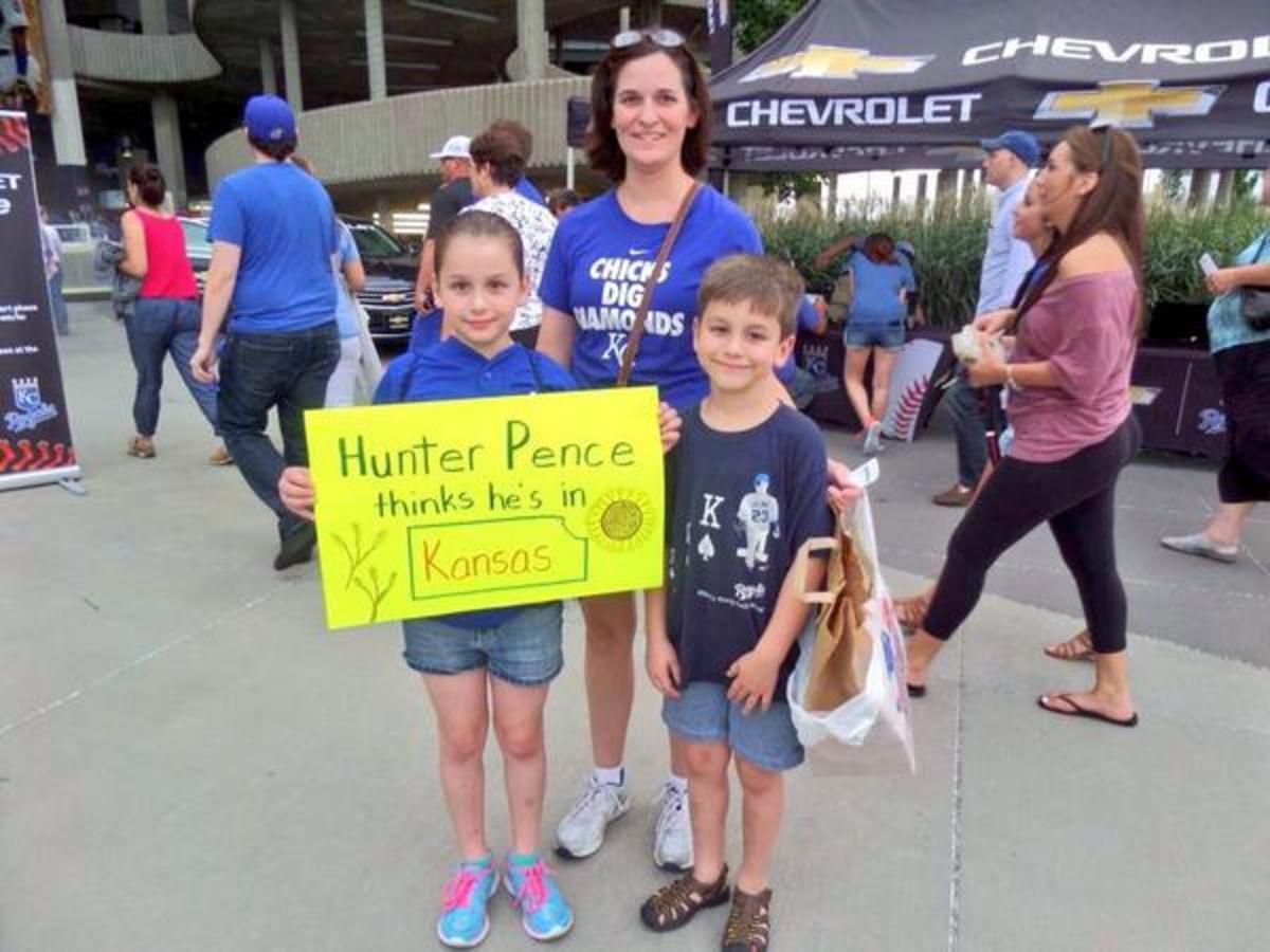 hunter pence sign kansas city