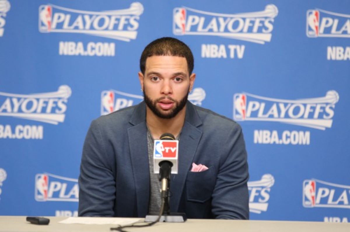 Deron Williams' ankle surgery comes three years after he had surgery on his right wrist. (Issac Baldizon/Getty Images)