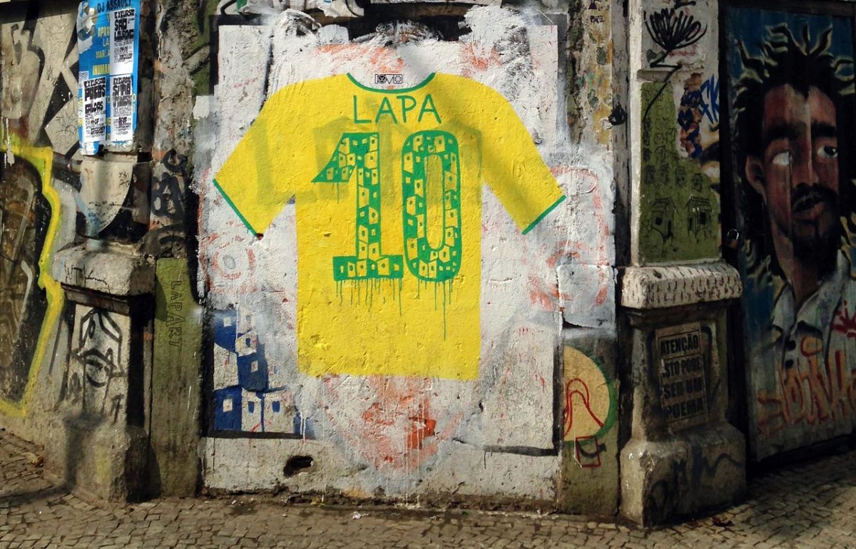 soccer-graffiti-mural-rio-IMG_8500.jpg