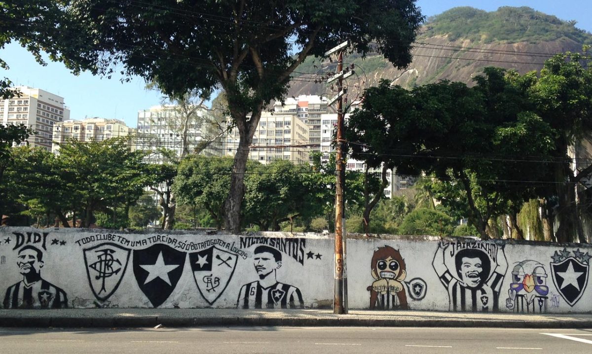 soccer-graffiti-mural-rio-IMG_8612.jpg