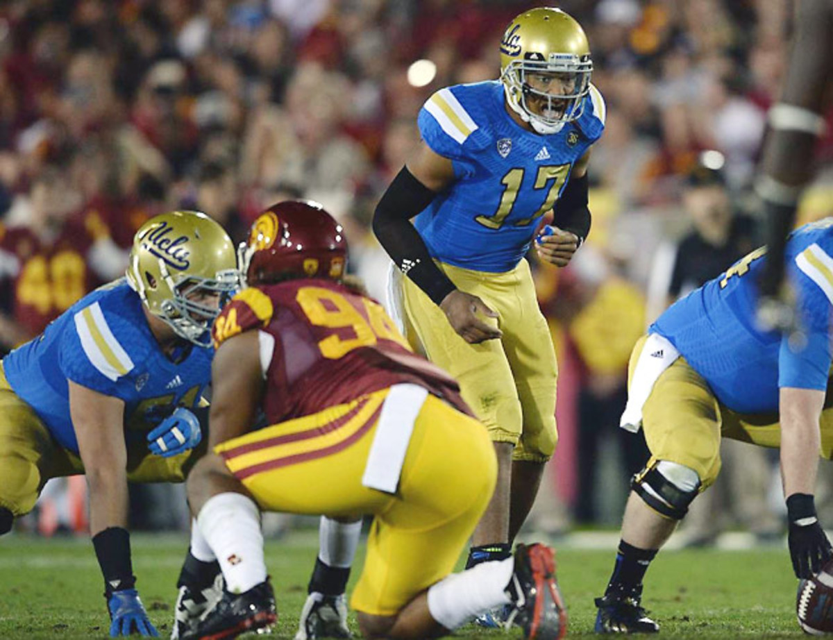 brett-hundley-ucla-bruins-true-blue-snap.jpg