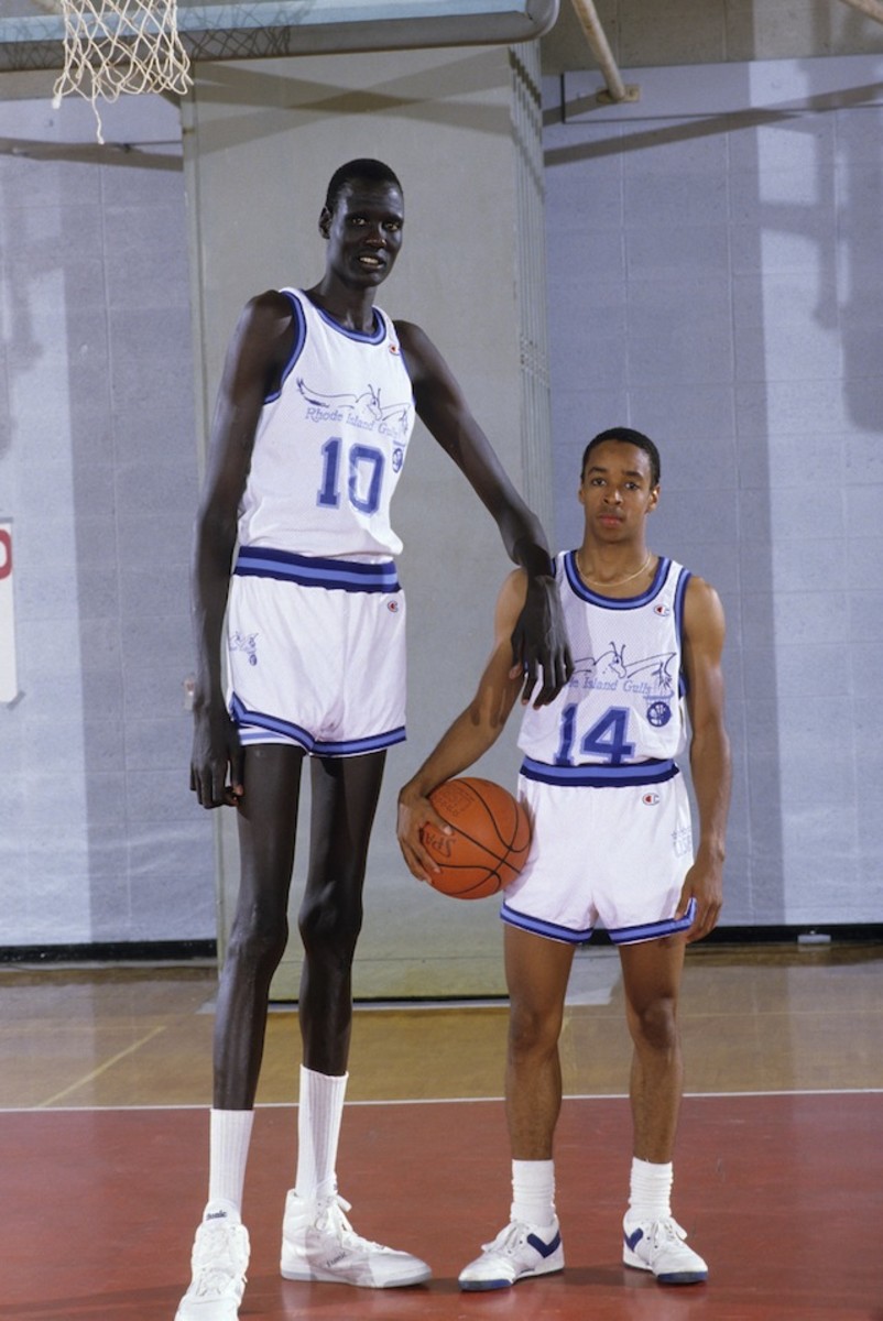 tbt: Manute Bol was very, very tall - Sports