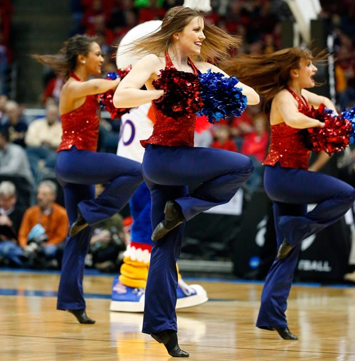 140326180450-american-cheerleaders-1243364012a34898a6f4fc6948482ddd-0-single-image-cut.jpg