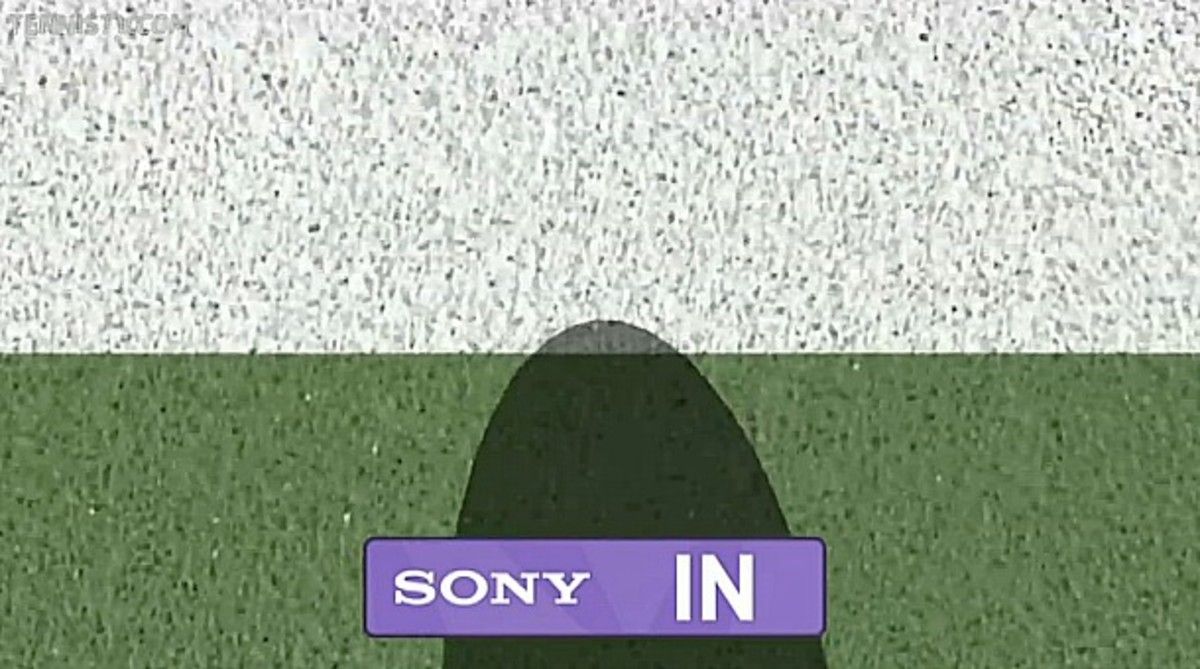 Novak Djokovic clipping lines early. (Screengrab from TennisTV)