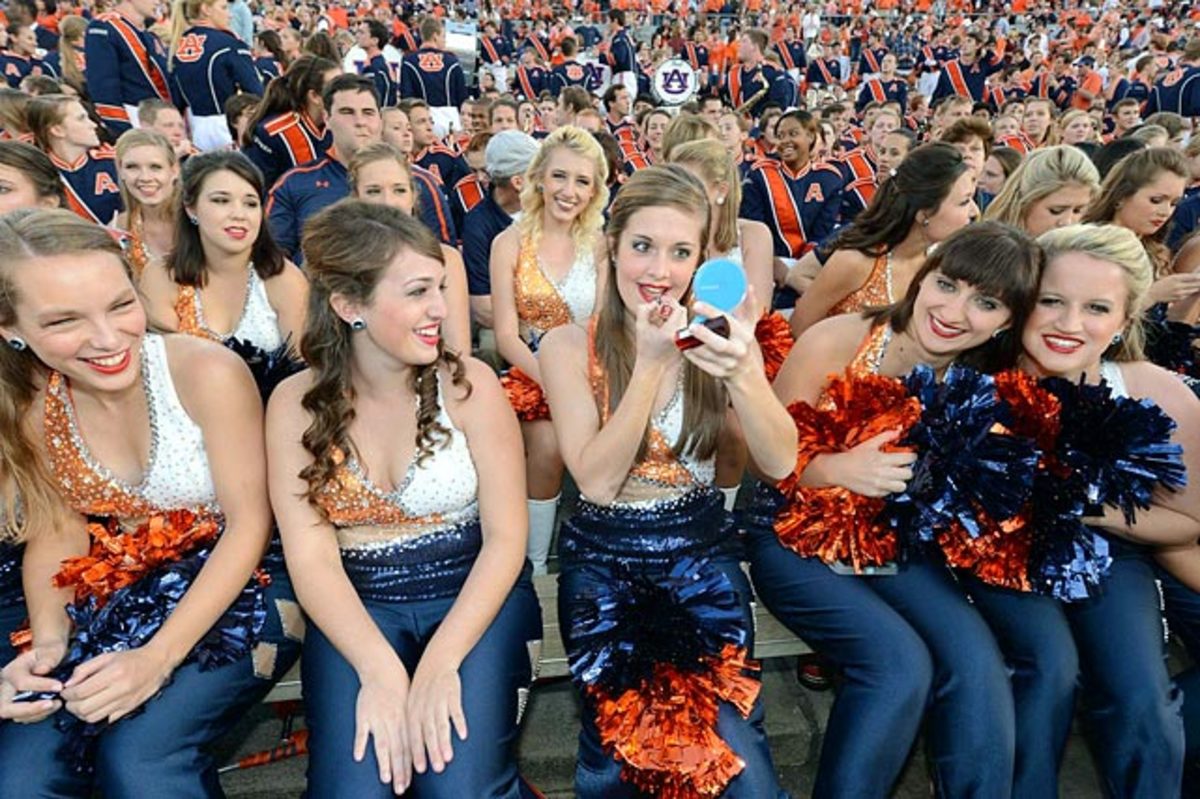 140107112549-bcs-national-championship-auburn-cheerleaders-op6e-93210-mid-single-image-cut.jpg
