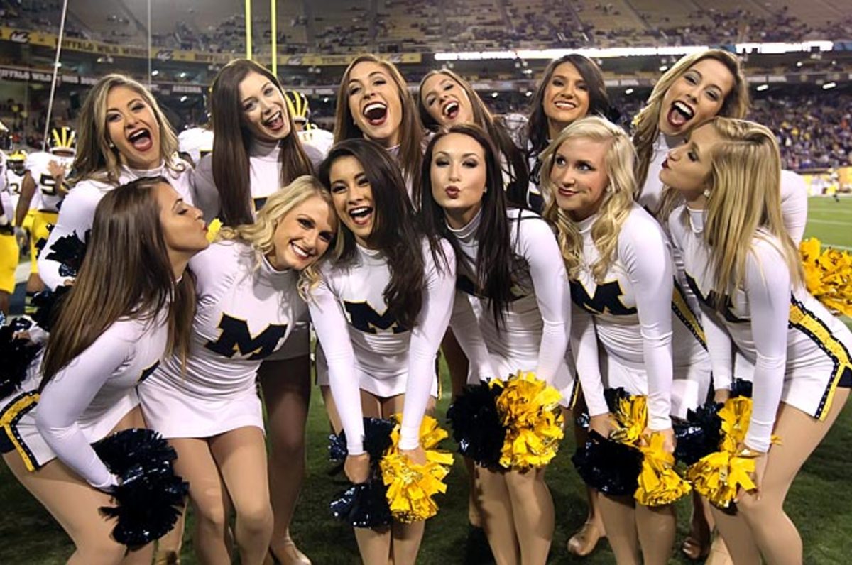 140103163111-buffalo-wild-wings-bowl-michigan-cheerleaders-michigan-dance-bruce-yeung-by4-4834-single-image-cut.jpg