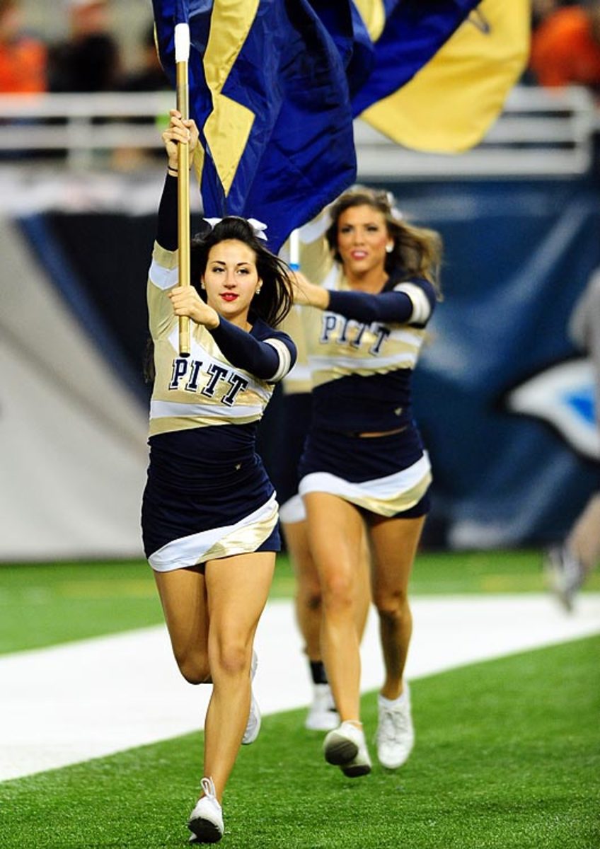 140103163357-little-caesars-pizza-bowl-pitt-cheerleaders-459827941-single-image-cut.jpg