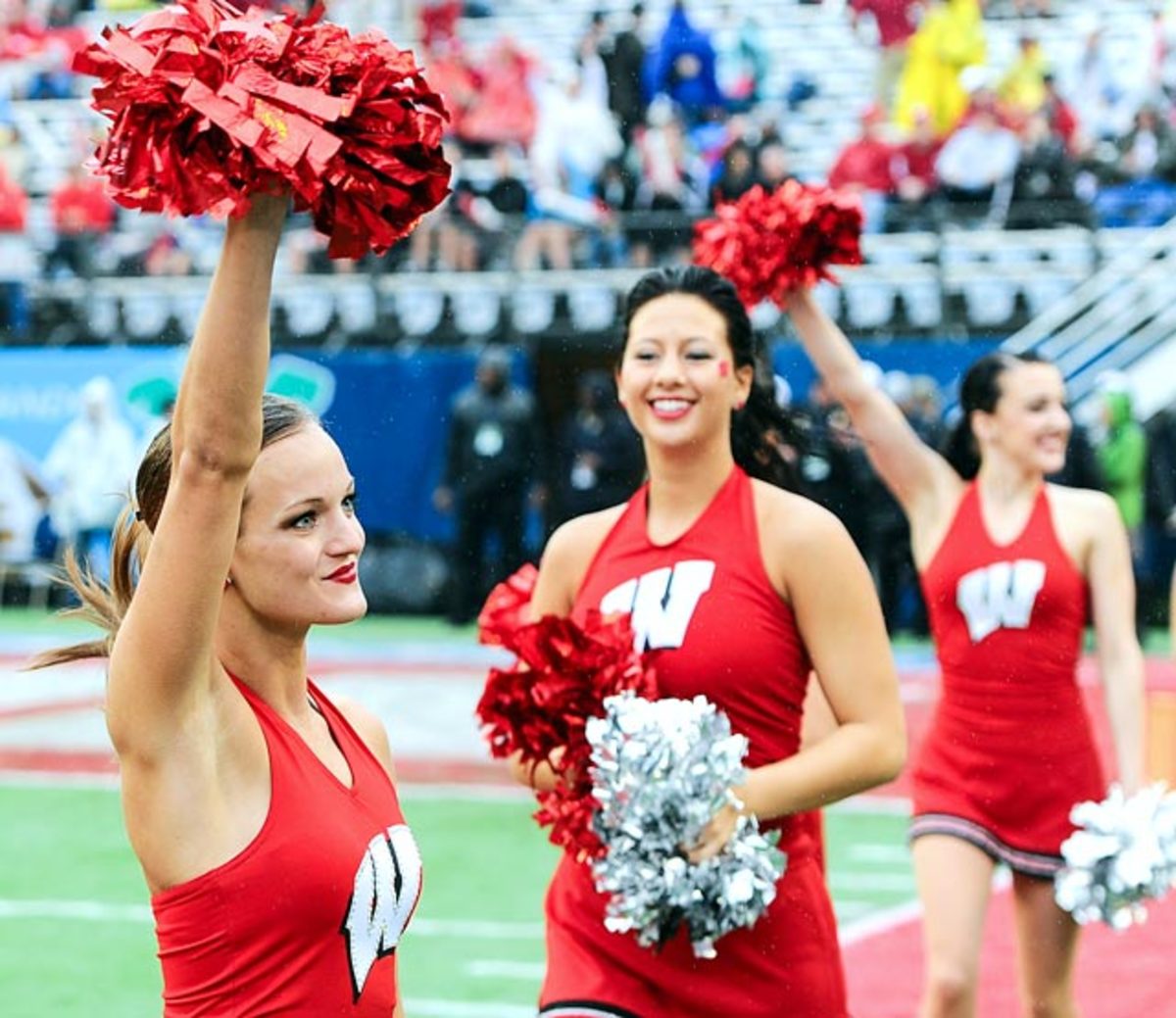 140103163125-capital-one-bowl-wisconsin-cheerleaders-wisconsin-ronald-roper-capitalonebowl-0691-single-image-cut.jpg