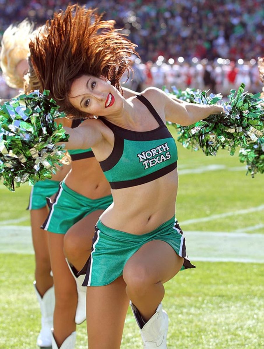 140103163253-heart-of-dallas-bowl-north-texas-cheerleaders-north-texas-cheer-matthew-visinski-004-single-image-cut.jpg