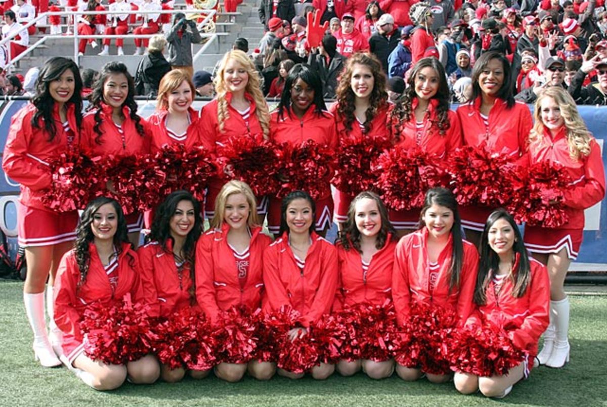 140106120537-bbva-compass-bowl-houston-cheerleaders-cgw1401041607-bbva-bowl-single-image-cut.jpg