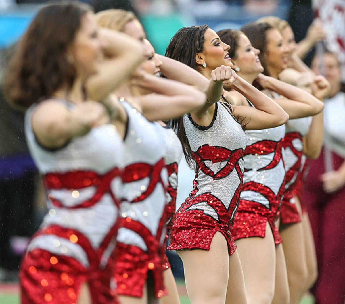 140103163113-capital-one-bowl-south-carolina-cheerleaders-cda14101209-south-carolina-vs-wisconsi-single-image-cut.jpg