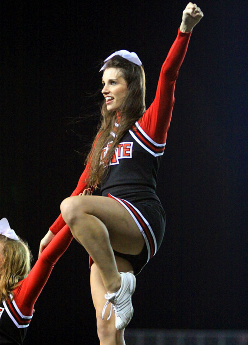 140107112657-godaddy-bowl-arkansas-state-cheerleaders-icon-25630493-single-image-cut.jpg