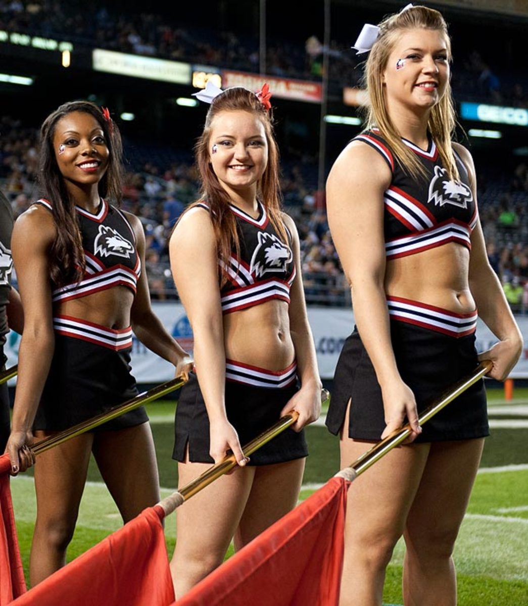 140103163445-poinsettia-bowl-northern-illinois-cheerleaders-25477998-single-image-cut.jpg