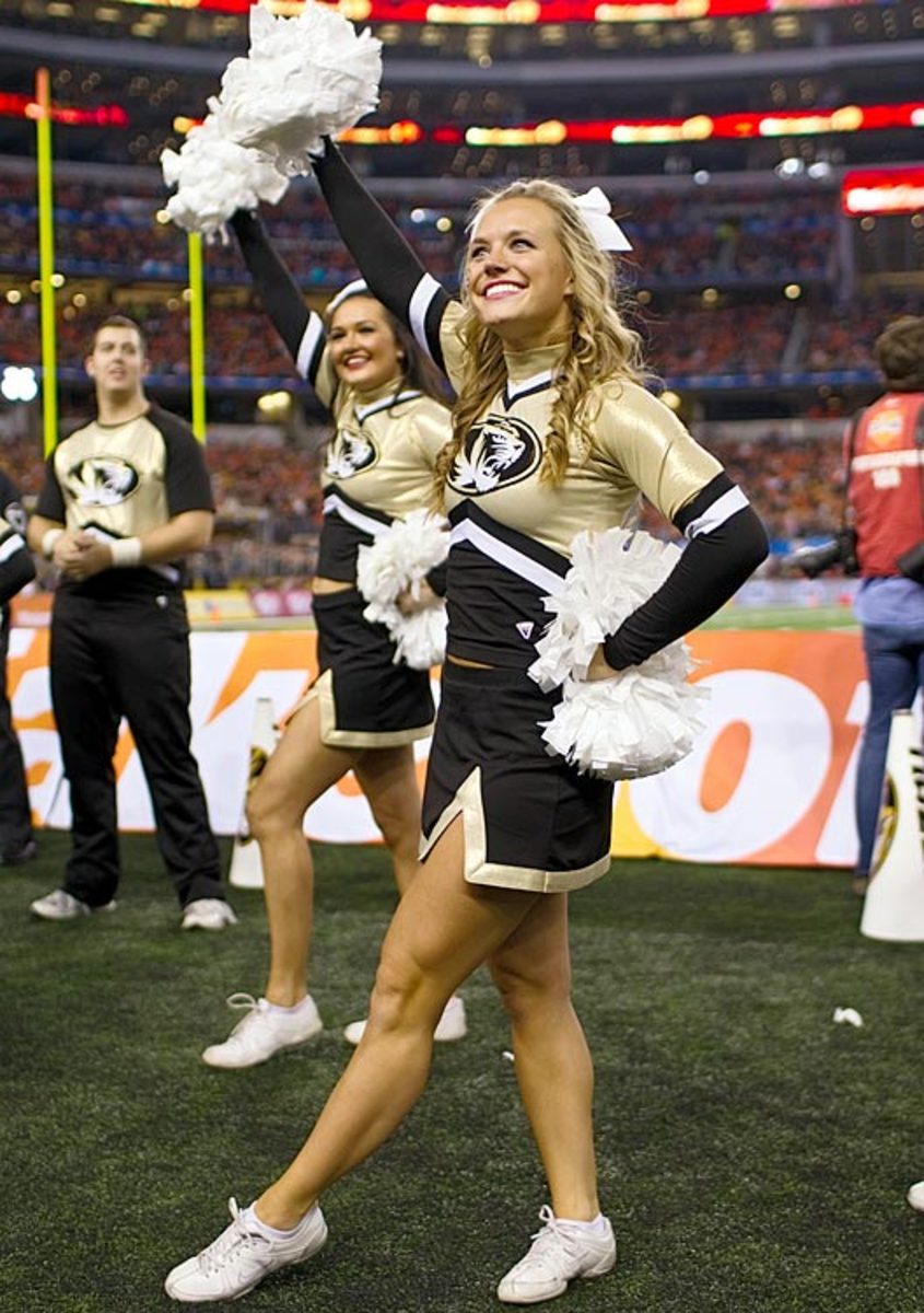 140107112636-cotton-bowl-missouri-cheerleaders-icon-25636983-single-image-cut.jpg