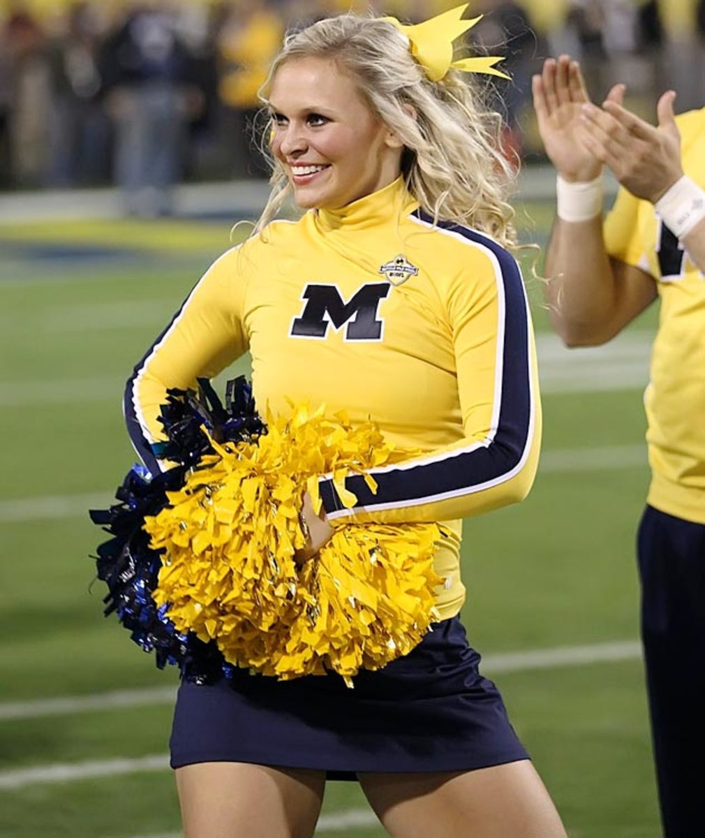 140103163056-buffalo-wild-wings-bowl-michigan-cheerleaders-michigan-cheer-bruce-yeung-a08x9019-single-image-cut.jpg