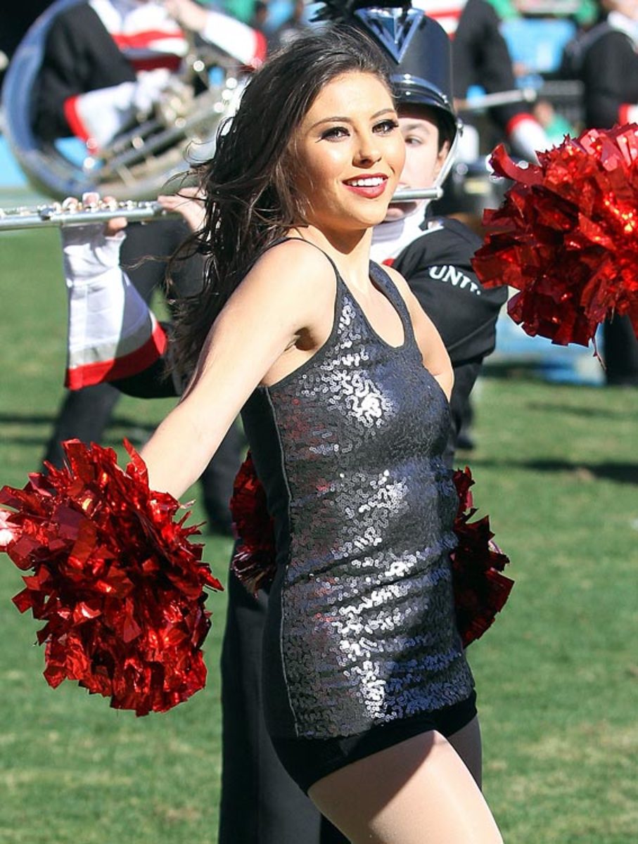 140103163309-heart-of-dallas-bowl-unlv-cheerleaders-unlv-dance-matthew-visinski-003-single-image-cut.jpg