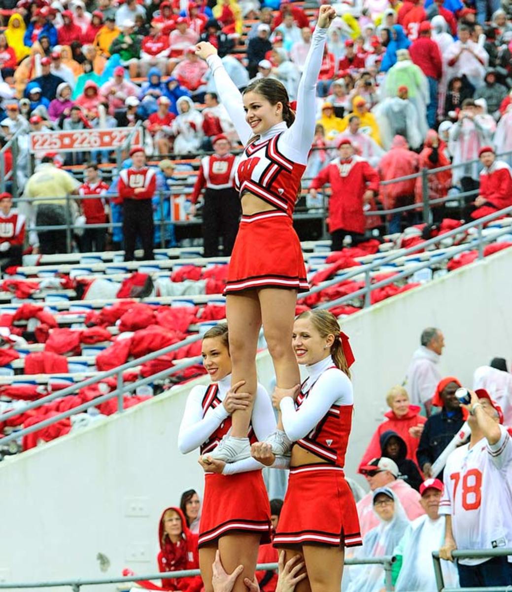 140103163122-capital-one-bowl-wisconsin-cheerleaders-wisconsin-ronald-roper-capitalonebowl-0688-single-image-cut.jpg