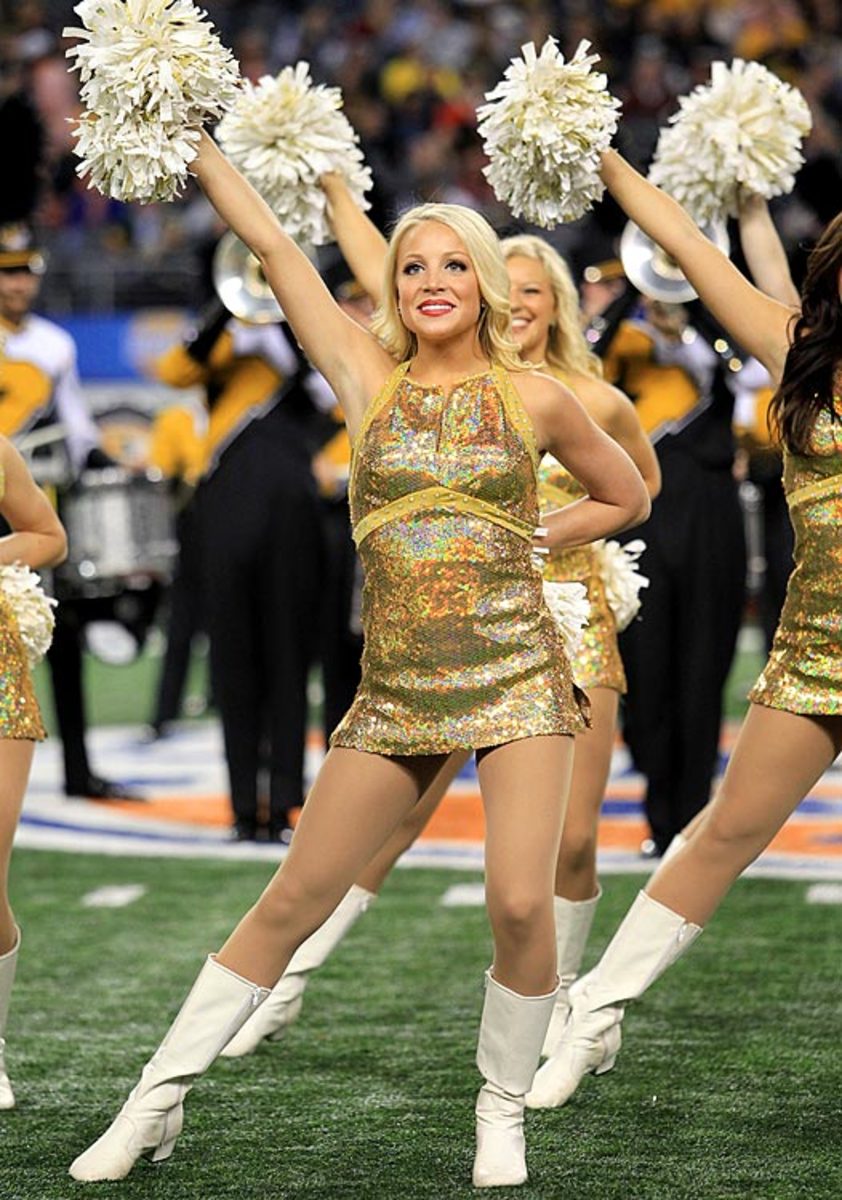 140104142507-cotton-bowl-missouri-cheerleaders-matthew-visinsky-cotton-bowl-missouri-2-single-image-cut.jpg