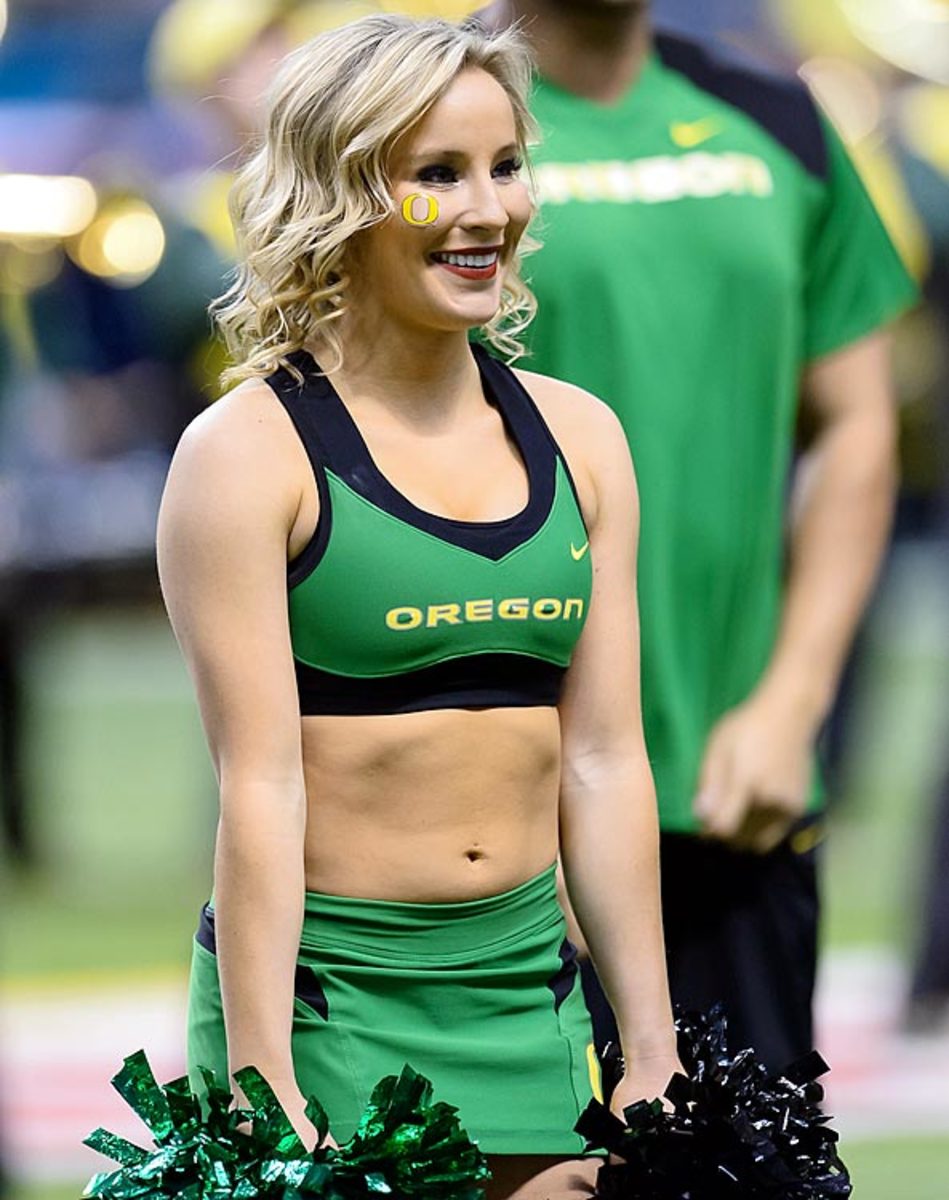 140103163006-alamo-bowl-oregon-cheerleaders-oregon-cheer-ronald-roper-alamobowl-0345-single-image-cut.jpg