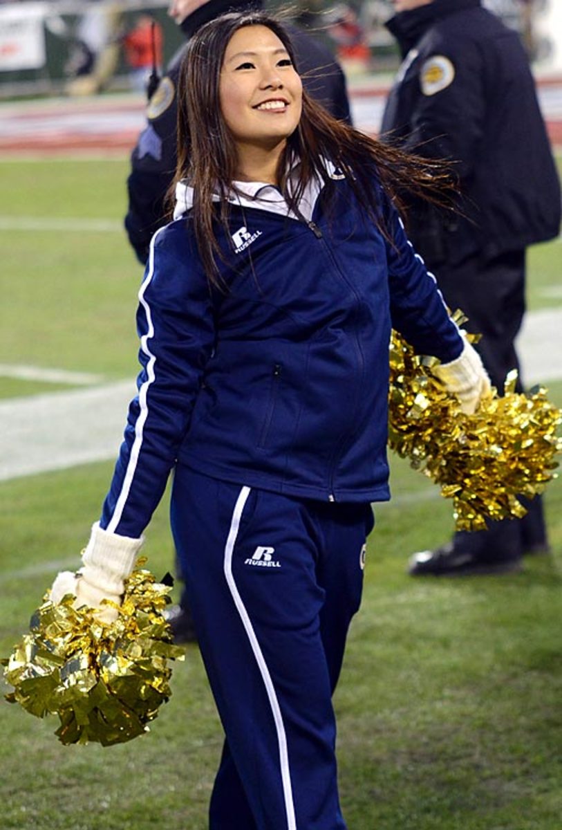 140103163415-music-city-bowl-georgia-tech-cheerleaders-cfn13123052-ga-tech-v-ole-miss-single-image-cut.jpg