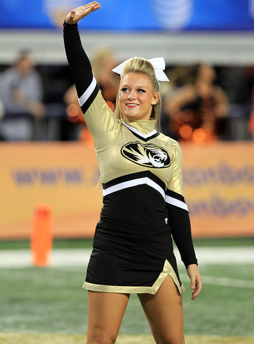 140104142503-cotton-bowl-missouri-cheerleaders-matthew-visinsky-cotton-bowl-missouri-1-single-image-cut.jpg