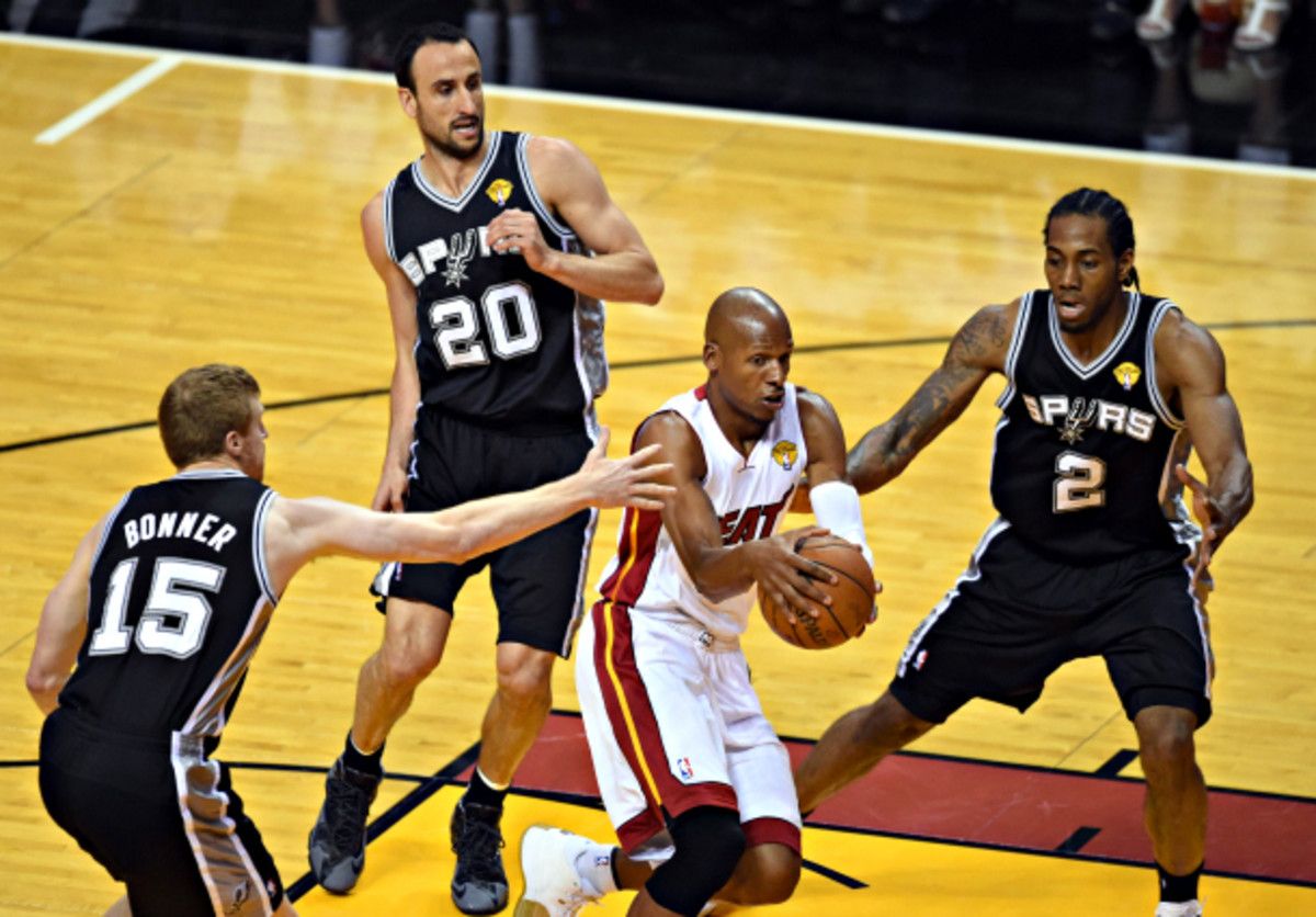 San Antonio's swarming defense stifled the Miami in Game 4. (Timothy A. Clary/AFP/Getty Images)