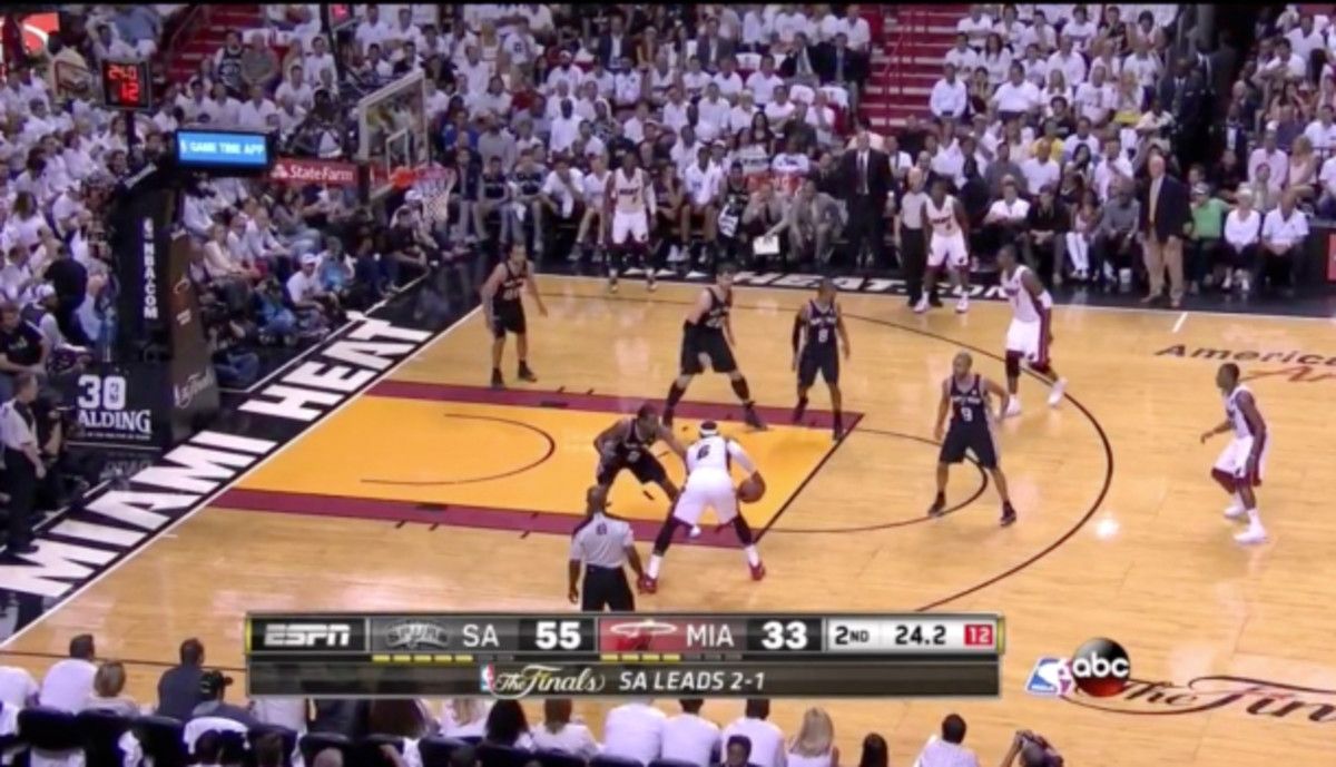 Spurs crowd.jpg