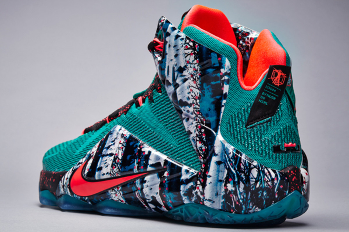 lebron james xmas shoes