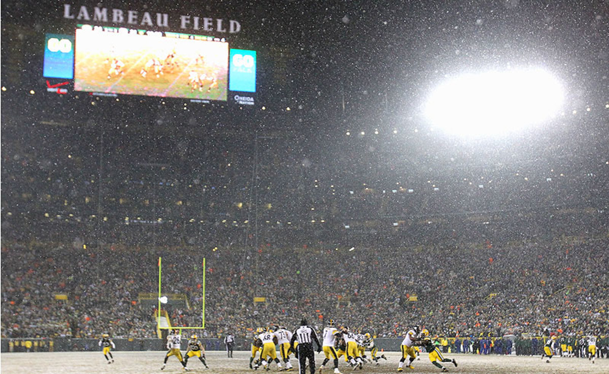 The forecast for Sunday's 49ers-Packers game at Lambeau Field is for a high of 0 degrees with a 30 percent chance of snow. (Jonathan Daniel/Getty Images)