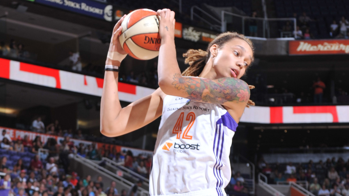 Brittney Griner dunk Phoenix Mercury center has first dunk in WNBA