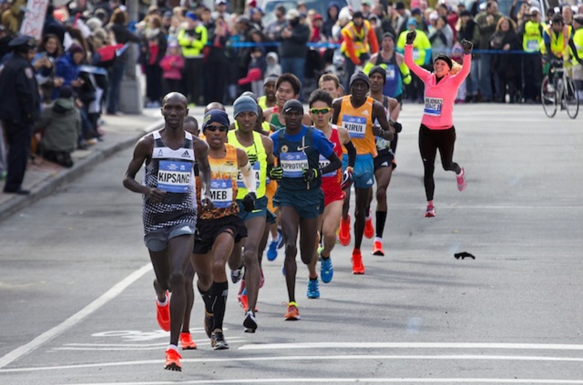 9 pictures that reveal what marathon runners are running from - Sports ...