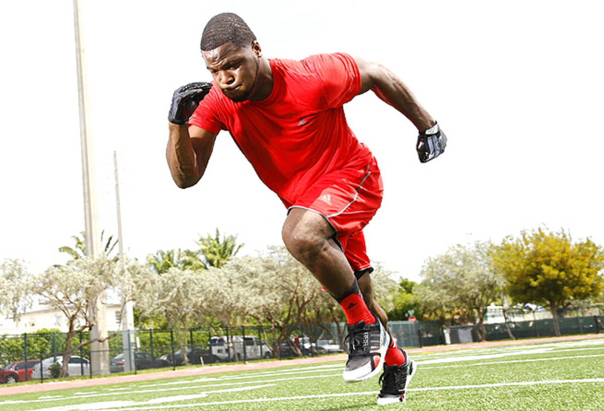 Carlos Hyde rushed for 1,521 yards and 15 touchdowns during his final season with Ohio State.