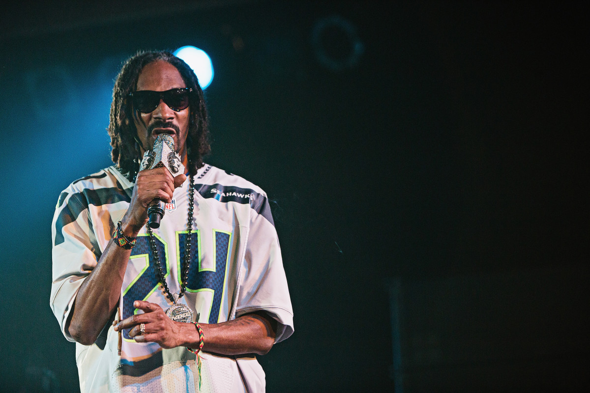 Snoop Dogg slams Pittsburgh Steelers, Oakland Raiders, Dallas Cowboys Sports Illustrated