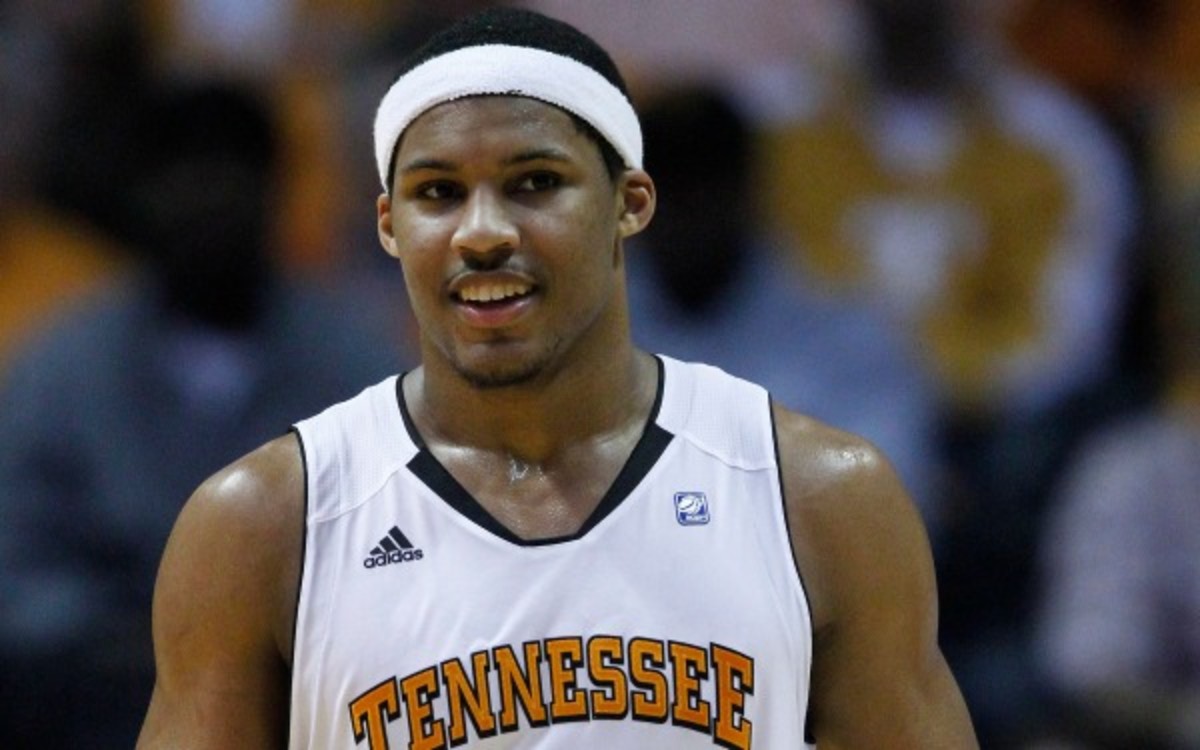 Tennessee forward Jarnell Stokes scored 20 or more points eight times last season. (Cal Sport Media via AP Images)