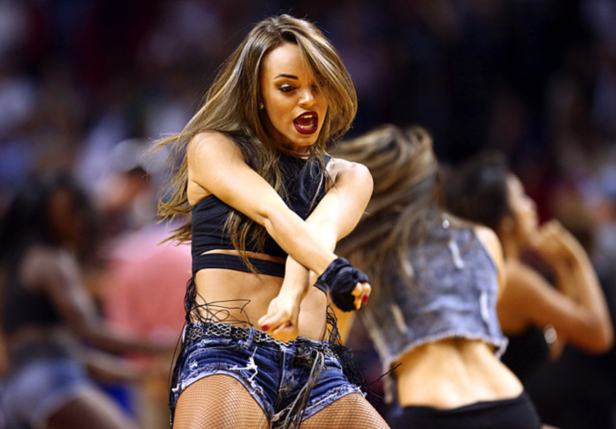 140609161752-miami-heat-dancers-5aa2d6f9ce3242c0a20e477856c47dbd-0-single-image-cut.jpg