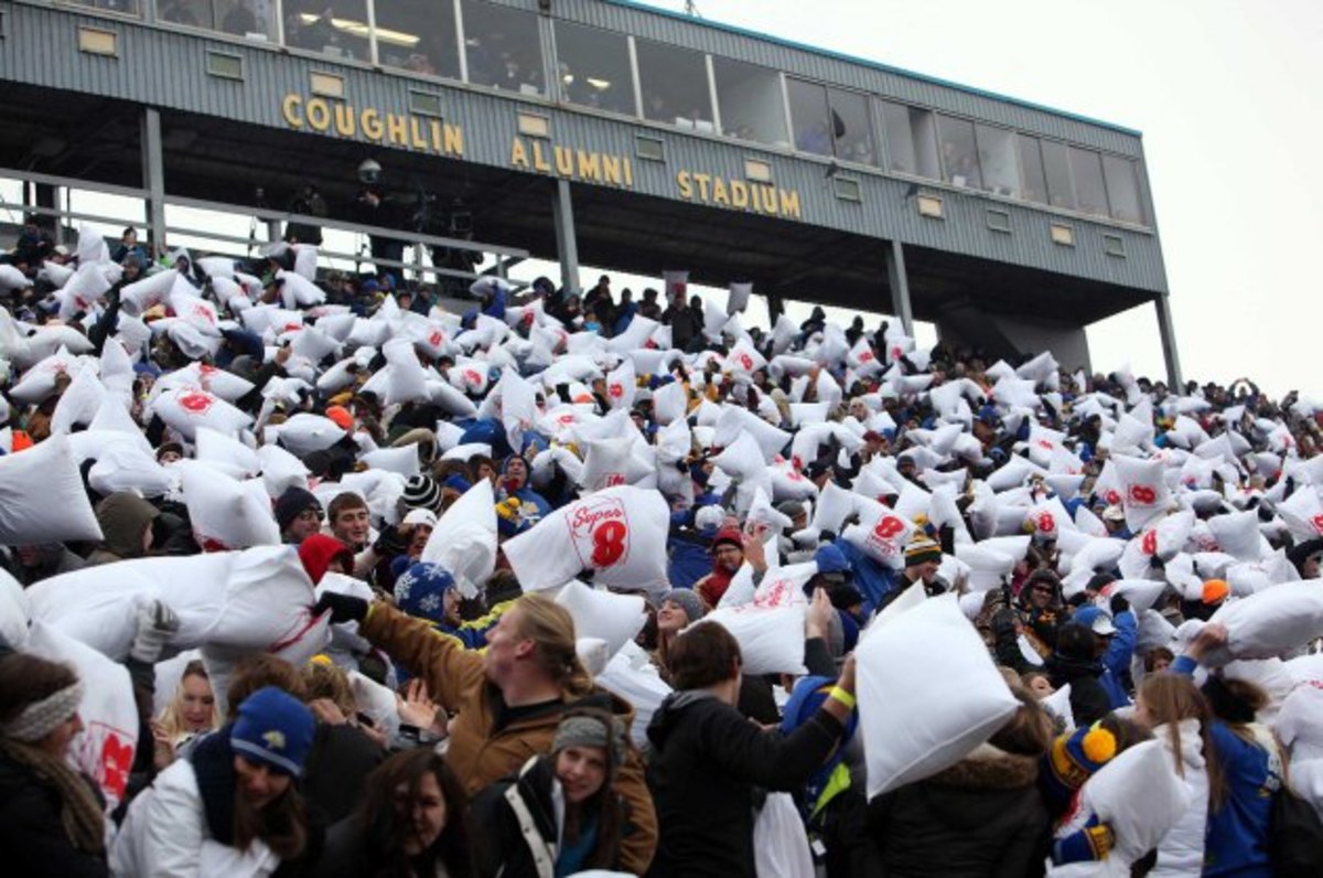 Super-8-South-dakota-state-pillow-fight-1.jpg