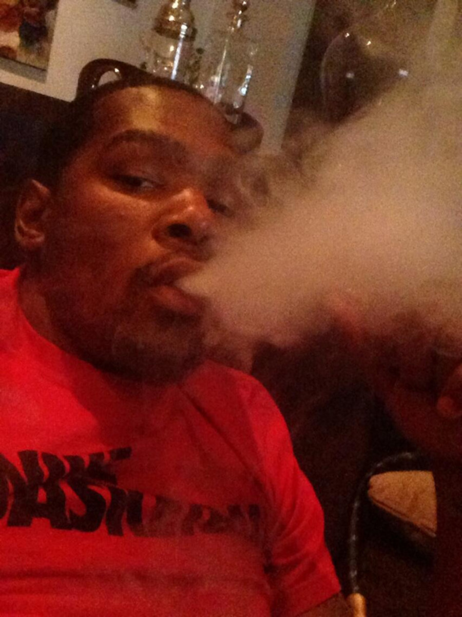 The Mysterious Case of Kevin Durant's Smoking Tweet - Sports Illustrated
